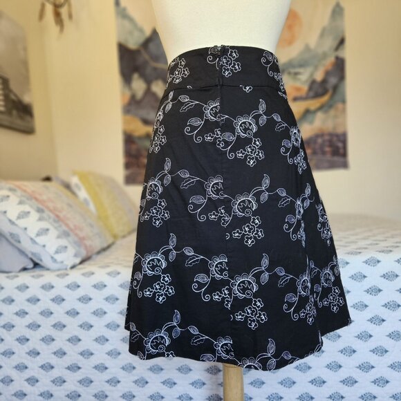 Skirt - Picture 2 of 11